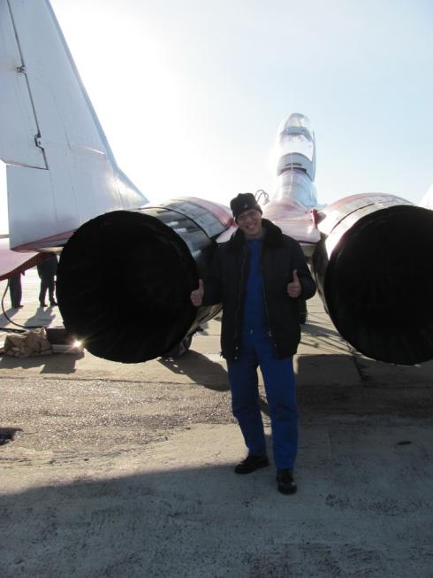 Vernon Moo from Australia between MiG-29 engines